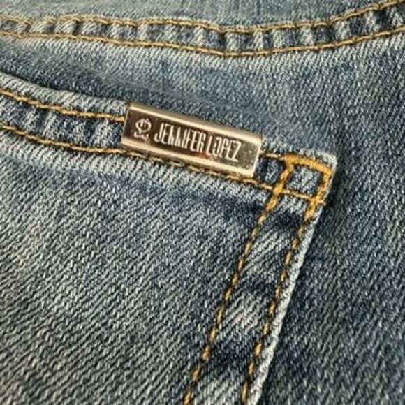 Jennifer Lopez Mid Rise Crop Boyfriend Jeans Size 12 Blue Embroidered Stretch Fl - Picture 11 of 11